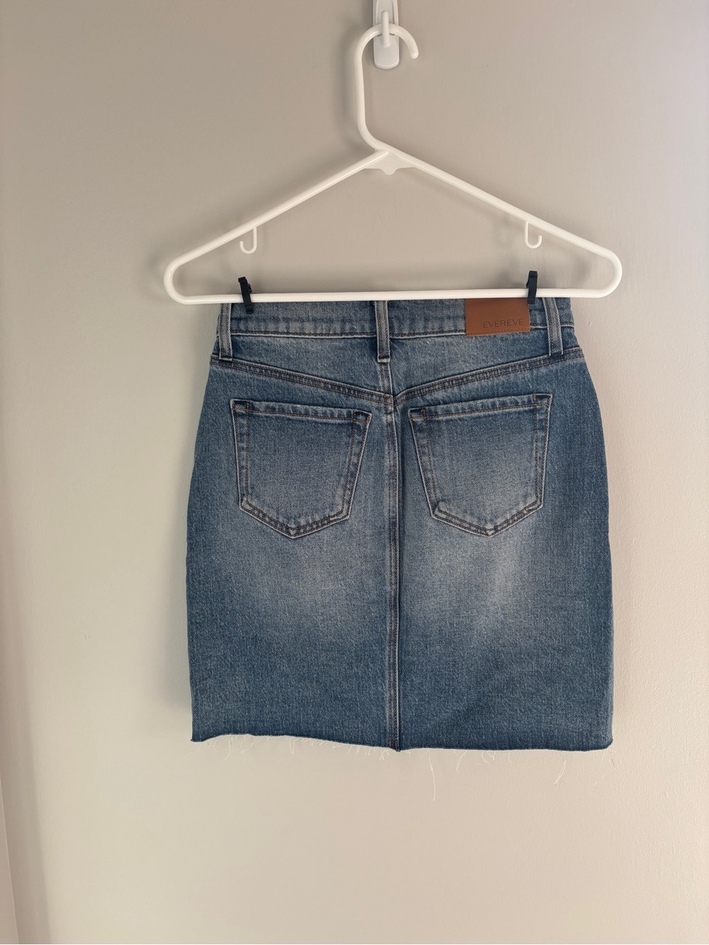 Evereve Washed Blue Denim Mini Skirt - Picture 3 of 4